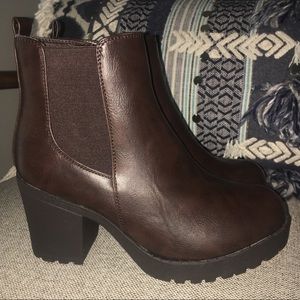 Women’s Chunky Heeled Ankle Booties